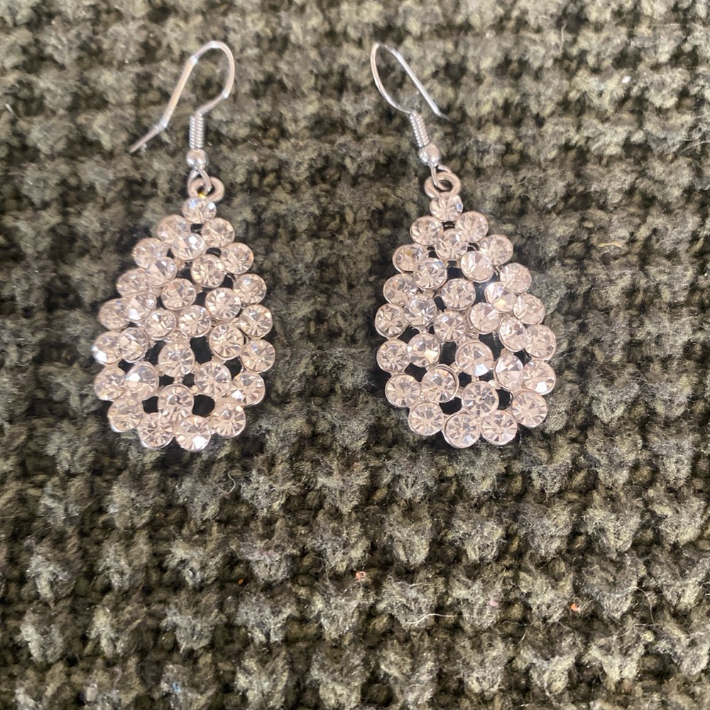 Elegant Silver Crystal Drop Earrings